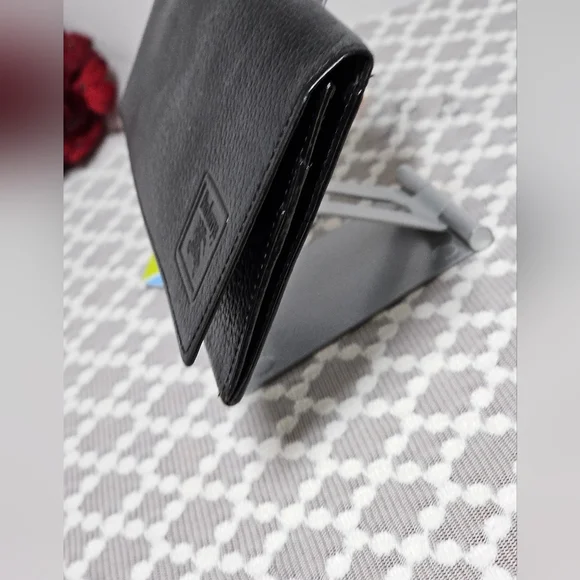 ❤️EUC Burberry Unisex leather Long Wallet - Picture 6 of 14